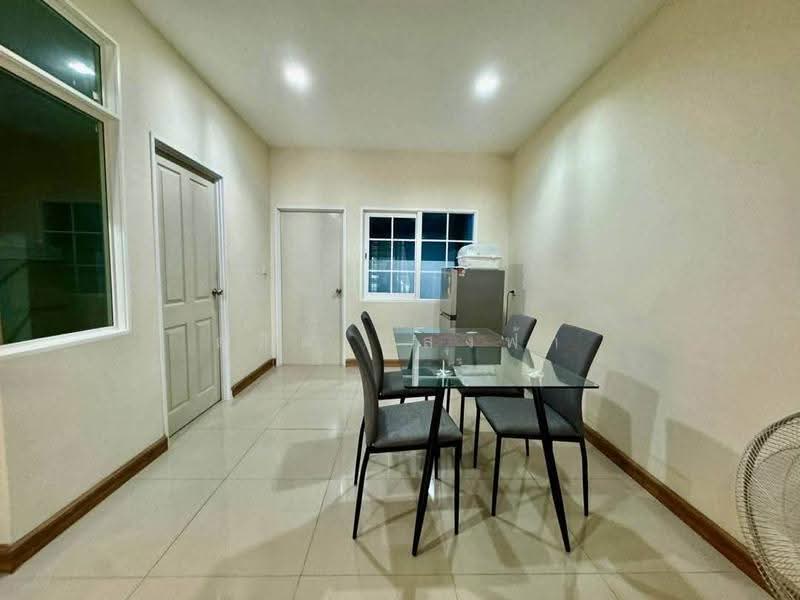 ให้เช่าทาวน์โฮม 4 ห้องนอน ม.โกลเด้นท์ทาวน์ เก้ากิโล ศรีราชา, Chon Buri (Pattaya), Surasak, Si Racha, Chon Buri (Pattaya), 4 Bedrooms, 70 sqm, Townhouse For Rent, by Dusit Saengfa, 500531230 - DDproperty.com