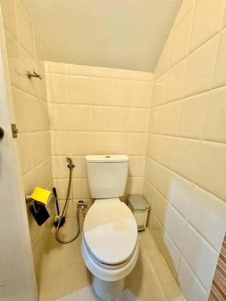 ให้เช่าทาวน์โฮม 4 ห้องนอน ม.โกลเด้นท์ทาวน์ เก้ากิโล ศรีราชา, Chon Buri (Pattaya), Surasak, Si Racha, Chon Buri (Pattaya), 4 Bedrooms, 70 sqm, Townhouse For Rent, by Dusit Saengfa, 500531230 - DDproperty.com