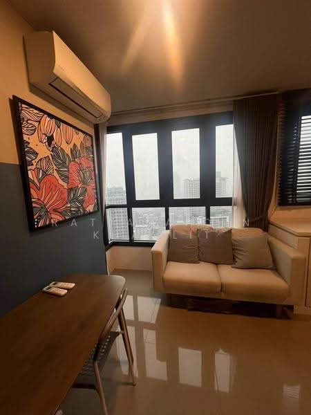 XT Huaikhwang, Bangkok, 244 Ratchadaphisek Road, Huai Khwang, Bangkok, 1 Bedroom, 30 sqm, Condo For Rent, by Rattanaporn Khamlit, 500531237 - DDproperty.com