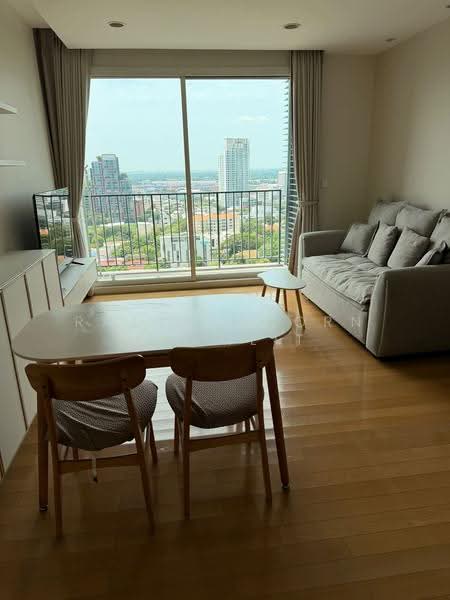 Siri At Sukhumvit, Bangkok, 902 Sukhumvit Road, Phra Kanong, Khlong Toei, Bangkok, 2 Bedrooms, 70 sqm, Condo For Rent, by Rattanaporn Khamlit, 500531279 - DDproperty.com