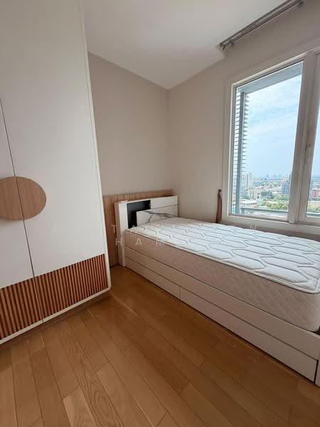 Siri At Sukhumvit, Bangkok, 902 Sukhumvit Road, Phra Kanong, Khlong Toei, Bangkok, 2 Bedrooms, 70 sqm, Condo For Rent, by Rattanaporn Khamlit, 500531279 - DDproperty.com