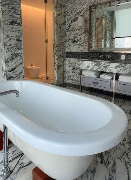 The Ritz-Carlton Residences, Bangkok, 114 Narathiwat Ratchanakarin Road, Silom, Bang Rak, Bangkok, 3 Bedrooms, 212 sqm, Condo For Sale, by Kittisak Phanlertchavarit, 500531387 - DDproperty.com