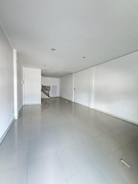 ให้เช่าอาคารพาณิชย์ 3 ชั้น ม.พาร์ควิว 3 บึง ศรีราชา, Chon Buri (Pattaya), Bueng, Si Racha, Chon Buri (Pattaya), , 120 sqm, Shophouse For Rent, by Dusit Saengfa, 500531433 - DDproperty.com