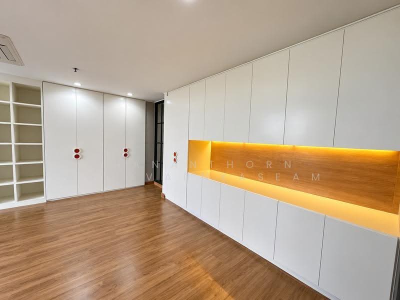 Baan Phrom Phong, Bangkok, Soi Sukhumvit 39, Khlong Tan Nua, Watthana, Bangkok, 3 Bedrooms, 209 sqm, Condo For Rent, by Thananthorn Wongvarnkaseam, 500531481 - DDproperty.com