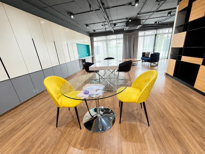Baan Phrom Phong, Bangkok, Soi Sukhumvit 39, Khlong Tan Nua, Watthana, Bangkok, 3 Bedrooms, 209 sqm, Condo For Rent, by Thananthorn Wongvarnkaseam, 500531481 - DDproperty.com