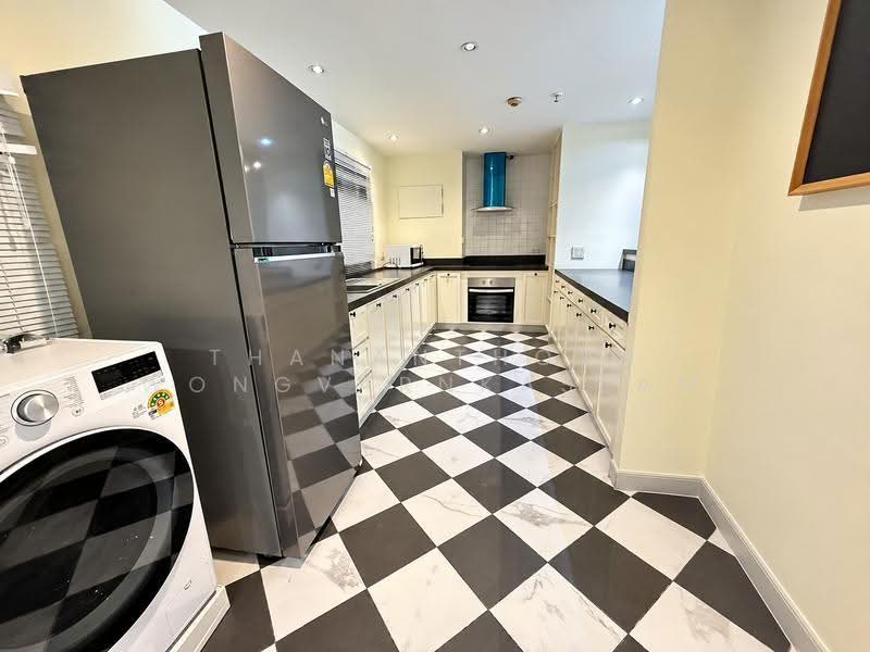 Baan Phrom Phong, Bangkok, Soi Sukhumvit 39, Khlong Tan Nua, Watthana, Bangkok, 3 Bedrooms, 209 sqm, Condo For Rent, by Thananthorn Wongvarnkaseam, 500531481 - DDproperty.com