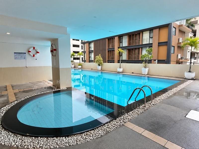 Baan Phrom Phong, Bangkok, Soi Sukhumvit 39, Khlong Tan Nua, Watthana, Bangkok, 3 Bedrooms, 209 sqm, Condo For Rent, by Thananthorn Wongvarnkaseam, 500531481 - DDproperty.com