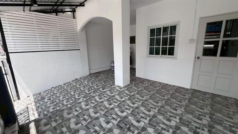 Naruemon Villa 3 Rangsit - Nakhon Nayok Khlong 9, Pathum Thani, Bung Sanan, Thanyaburi, Pathum Thani, 4 Bedrooms, 120 sqm, Townhouse For Sale, by คุณ ภาณุพันธ์ สัครพันธ์ (ภาณุ), 500531581 - DDproperty.com
