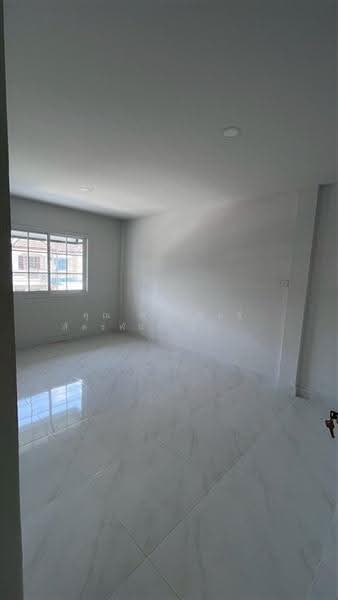Naruemon Villa 3 Rangsit - Nakhon Nayok Khlong 9, Pathum Thani, Bung Sanan, Thanyaburi, Pathum Thani, 4 Bedrooms, 120 sqm, Townhouse For Sale, by คุณ ภาณุพันธ์ สัครพันธ์ (ภาณุ), 500531581 - DDproperty.com