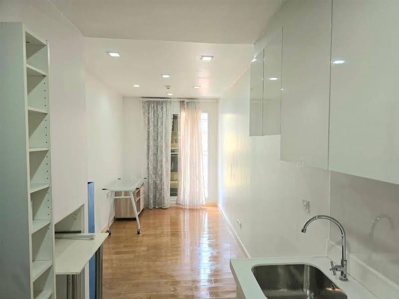 Condolette Light Convent : คอนโดเลต ไลท์ คอนแวนต์, กรุงเทพ, ซอยพิพัฒน์ 2 ถนนสีลม, สีลม, บางรัก, กรุงเทพ, 37 ตร.ม., คอนโด ขาย, โดย คุณ ภิญญาลักษณ์ เทพบุตร (ยุ้ย), 500531649 - DDproperty.com