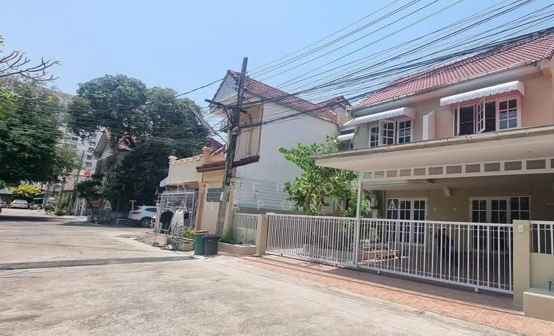 Maneeya Ville, Bangkok, Soi Wachiratham Sathit 12, Bang Chak, Phra Khanong, Bangkok, 5 Bedrooms, 350 sqm, Single Detached House For Rent, by Praeploy Rattanapornnapapatch, 500531690 - DDproperty.com