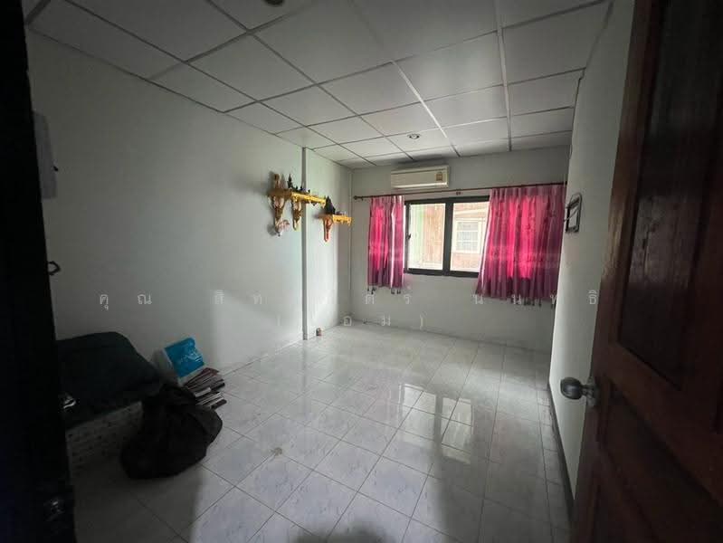 ทาวน์โฮม 2 ชั้น 16 ตร.ว. หมู่บ้านร่มเย็น ใกล้ถนนเทศบาลเมืองเจ้าสมิงพราย13, สมุทรปราการ, ถนนปู่เจ้าสมิงพราย, บางหัวเสือ, พระประแดง, สมุทรปราการ, 100 ตร.ม., ทาวน์เฮ้าส์ ขาย, โดย คุณ สิทธิวัตร์ นนทธิ (โอม), 500531694 - DDproperty.com
