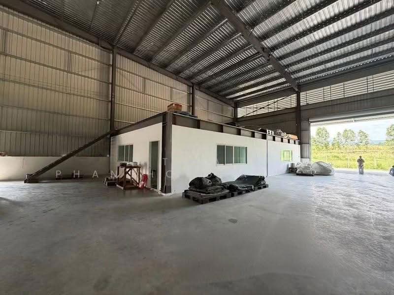 Warehouse/factory for rent in Sriracha, with office space, Chon Buri (Pattaya), Nong - Kham, Si Racha, Chon Buri (Pattaya), , 1,550 sqm, Warehouse/Factory For Rent, by Tida phanthonglarptawee, 500531723 - DDproperty.com