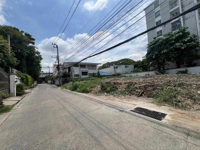 ที่ดินเปล่า 175 ตร.ว. ที่ดิน ซอยเสริมสุข ซอยพงษ์เพชรนิเวศน์ แยก6-1, กรุงเทพ, ถนนรัชดาภิเษก, จตุจักร, กรุงเทพ, 700 ตร.ม., ที่ดิน ขาย, โดย คุณ วิมล เรืองไตรรัตน์ (มนต์), 500531768 - DDproperty.com