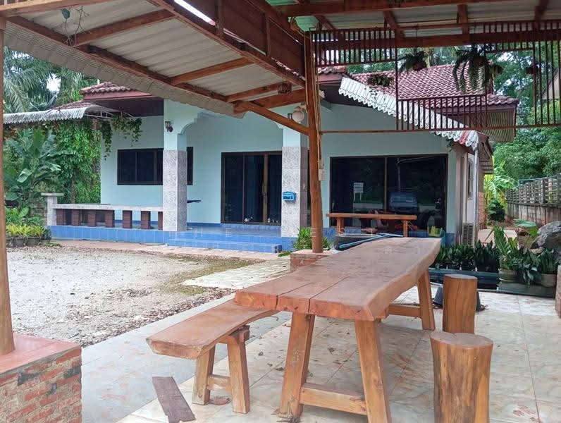 บ้านเดี่ยวพร้อมที่ดินปะทิว ชุมพร, chumphon, Saphli, Pathiu, Chumphon, 3 Bedrooms, 150 sqm, Single Detached House For Sale, by The Best Property ดา, 500531835 - DDproperty.com