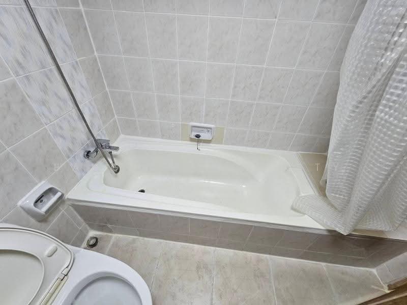 D.H.Grand Tower, Bangkok, Soi Prommit, Khlong Tan Nua, Watthana, Bangkok, 3 Bedrooms, 240 sqm, Condo For Rent, by BANGKOK PROPERTY AGENTS, 500531885 - DDproperty.com