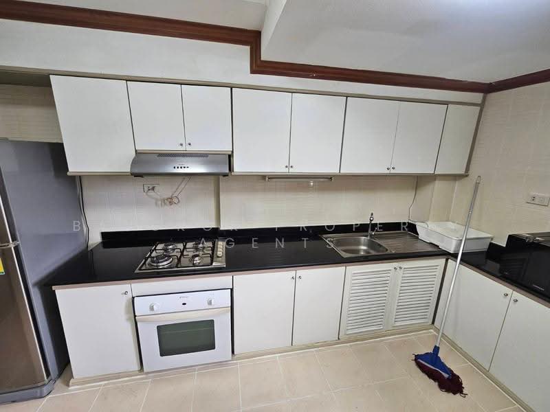 D.H.Grand Tower, Bangkok, Soi Prommit, Khlong Tan Nua, Watthana, Bangkok, 3 Bedrooms, 240 sqm, Condo For Rent, by BANGKOK PROPERTY AGENTS, 500531885 - DDproperty.com