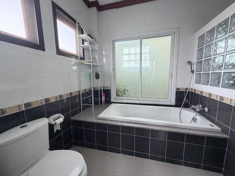 หมู่บ้านวิภาวรรณ สนามบินน้ำ, Nonthaburi, Bang Kra So, Muang Nonthaburi, Nonthaburi, 4 Bedrooms, 300 sqm, Single Detached House For Sale, by นันธิกา ศรีสุวรรณ, 500531886 - DDproperty.com