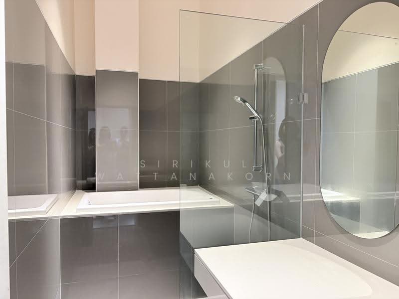 Space with private pool! ONLY 250m from BTS Asok or MRT Sukhumvit, Bangkok, สุขุมวิท, Khlongtoei Nua, Watthana, Bangkok, , 300 sqm, Retail Space For Rent, by Sirikul Wattanakorn, 500531892 - DDproperty.com