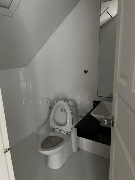 Spacious 4BR Townhouse for Rent in Chong Nonsi | 200 Sqm Family Home, Bangkok, Chong Nonsi, Yan Nawa, Bangkok, 4 Bedrooms, 200 sqm, Townhouse For Rent, by Fazwaz (Thailand) Co., Ltd., 500531907 - DDproperty.com