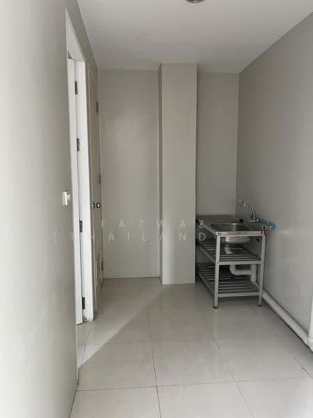 Spacious 4BR Townhouse for Rent in Chong Nonsi | 200 Sqm Family Home, Bangkok, Chong Nonsi, Yan Nawa, Bangkok, 4 Bedrooms, 200 sqm, Townhouse For Rent, by Fazwaz (Thailand) Co., Ltd., 500531907 - DDproperty.com