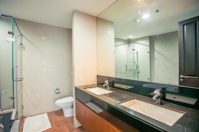 Baan Rajprasong, Bangkok, 3 Rajdamri Road, Lumphini, Pathum Wan, Bangkok, 2 Bedrooms, 118 sqm, Condo For Rent, by Hathaichanok Saenset, 500531945 - DDproperty.com