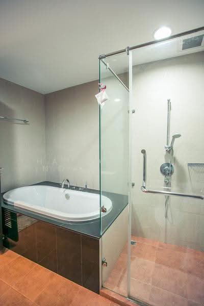 Baan Rajprasong, Bangkok, 3 Rajdamri Road, Lumphini, Pathum Wan, Bangkok, 2 Bedrooms, 118 sqm, Condo For Rent, by Hathaichanok Saenset, 500531945 - DDproperty.com