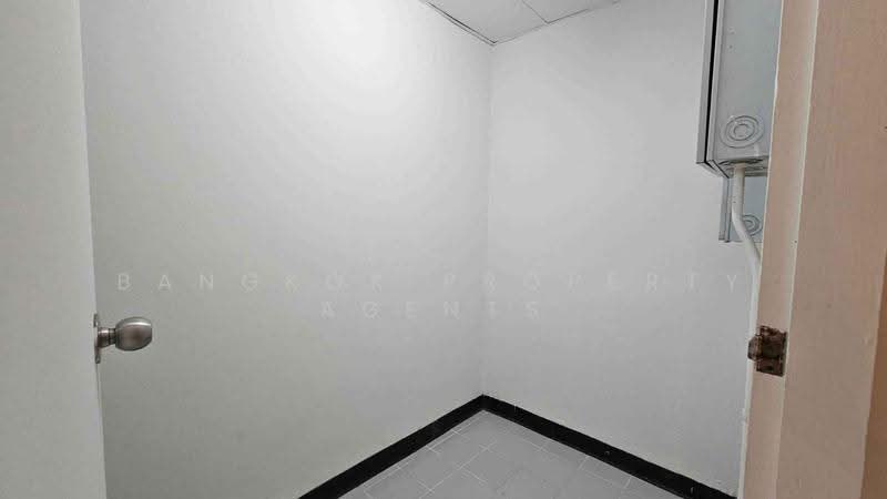 Mayfair Garden Apartment, Bangkok, 59 Soi Sukhumvit 16, Khlong Toei, Bangkok, 4 Bedrooms, 260 sqm, Condo For Rent, by BANGKOK PROPERTY AGENTS, 500531947 - DDproperty.com
