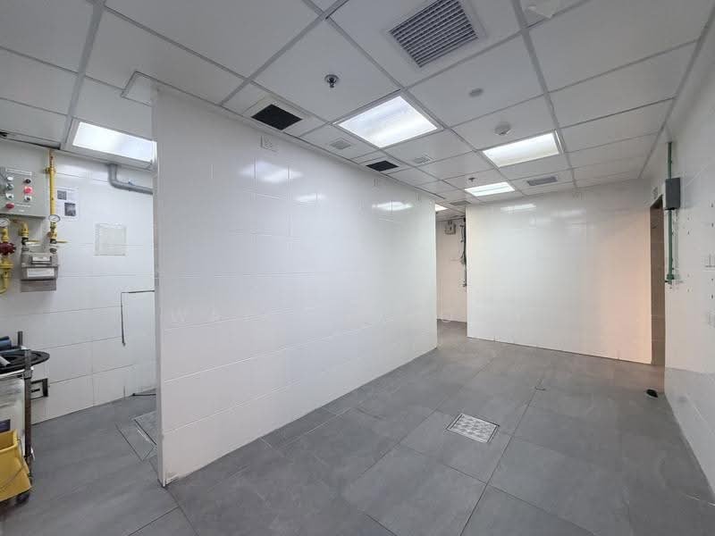 Space on Silom Road, Ready to use, 250m from BTS Sala Daeng or 500m from MRT Silom, Bangkok, สีลม, Silom, Bang Rak, Bangkok, , 115 sqm, Retail Space For Rent, by Sirikul Wattanakorn, 500532007 - DDproperty.com