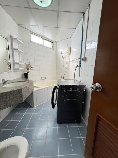 Witthayu Complex, Bangkok, 1673 New Petchaburi Road, Makkasan, Ratchathewi, Bangkok, 3 Bedrooms, 127 sqm, Condo For Rent, by Hathaichanok Saenset, 500532016 - DDproperty.com