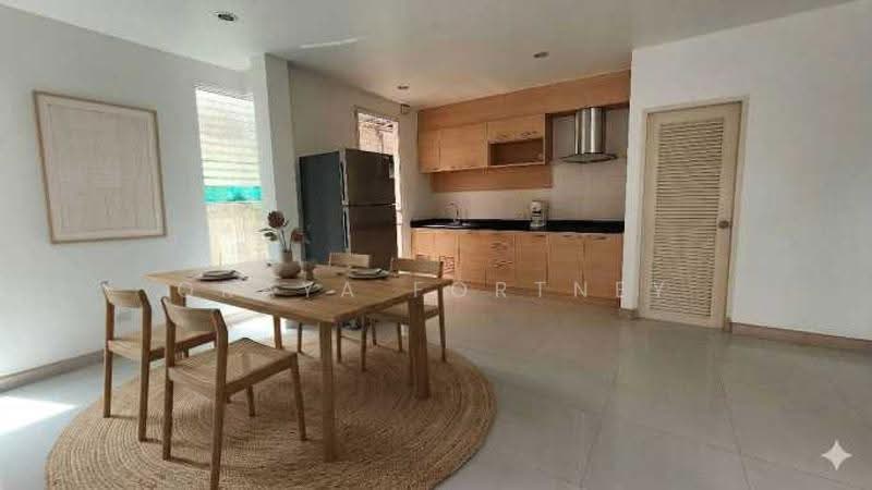 2 Storey Single House Sukhumvit 49 Pet Friendly Private Garden, Bangkok, Khlong Tan Nua, Watthana, Bangkok, 2 Bedrooms, 300 sqm, Single Detached House For Rent, by Oraya Fortney, 500532089 - DDproperty.com