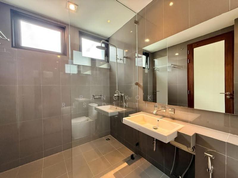 Detached House, Bangkok, Sukhumvit 28, Khong Tan, Khlong Toei, Bangkok, 2 Bedrooms, 250 sqm, Single Detached House For Rent, by Bangkok Residential, 500532095 - DDproperty.com