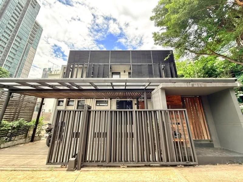 Detached House, Bangkok, Sukhumvit 28, Khong Tan, Khlong Toei, Bangkok, 2 Bedrooms, 250 sqm, Single Detached House For Rent, by Bangkok Residential, 500532095 - DDproperty.com