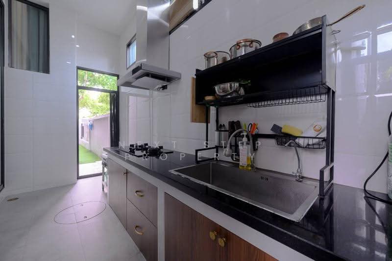 The Gentry Ekamai-Ladprao, Bangkok, 90 Soi Ladprao 94, Phlapphla, Wang Thonglang, Bangkok, 4 Bedrooms, 253 sqm, Single Detached House For Sale, by Next Step Property, 500532097 - DDproperty.com