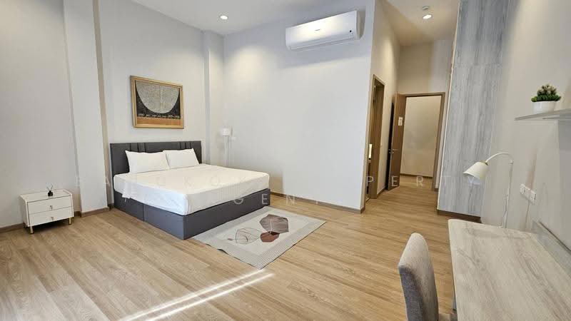 Sathorn 111, Bangkok, Thung Maha Mek, Sathon, Bangkok, 3 Bedrooms, 213 sqm, Condo For Rent, by BANGKOK PROPERTY AGENTS, 500532145 - DDproperty.com