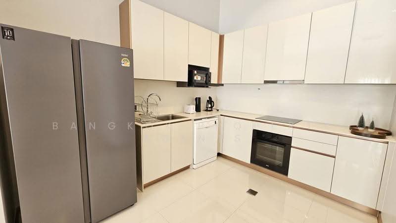Sathorn 111, Bangkok, Thung Maha Mek, Sathon, Bangkok, 3 Bedrooms, 213 sqm, Condo For Rent, by BANGKOK PROPERTY AGENTS, 500532145 - DDproperty.com