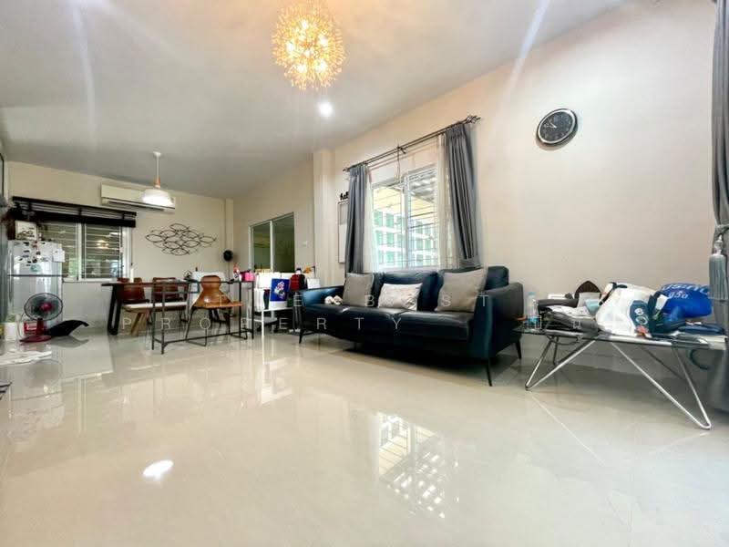 หมู่บ้านมณีรินทร์ วิลเลจ บางพระ (Maneerin Village Bang Phra) ชลบุรี, Chon Buri (Pattaya), Bang Phra, Si Racha, Chon Buri (Pattaya), 3 Bedrooms, 102 sqm, Semi-Detached House (Twin House) For Sale, by The Best Property ปิ่น, 500532152 - DDproperty.com