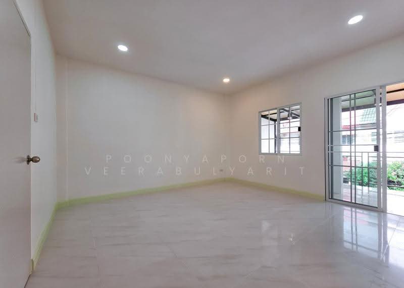 Rattanathani (Bang Bua Thong), Nonthaburi, Kanchanaphisek, Bang Rak Pattana, Bang Bua Thong, Nonthaburi, 3 Bedrooms, 136 sqm, Townhouse For Sale, by Poonyaporn Veerabulyarit, 500532156 - DDproperty.com