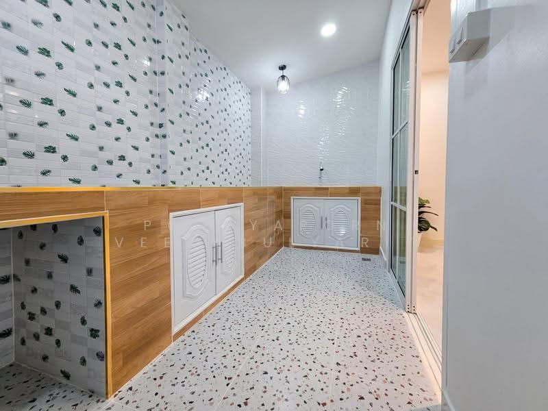 Rattanathani (Bang Bua Thong), Nonthaburi, Kanchanaphisek, Bang Rak Pattana, Bang Bua Thong, Nonthaburi, 3 Bedrooms, 136 sqm, Townhouse For Sale, by Poonyaporn Veerabulyarit, 500532156 - DDproperty.com