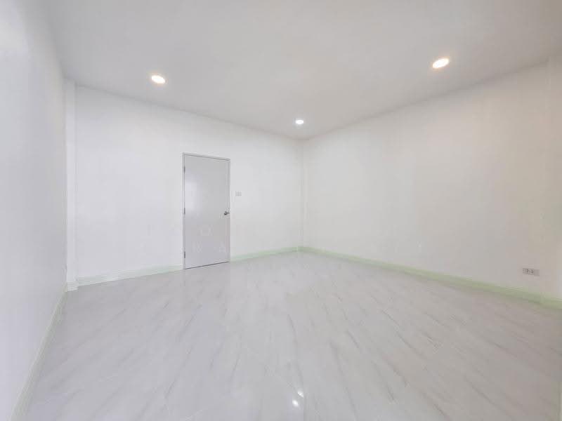 Rattanathani (Bang Bua Thong), Nonthaburi, Kanchanaphisek, Bang Rak Pattana, Bang Bua Thong, Nonthaburi, 3 Bedrooms, 136 sqm, Townhouse For Sale, by Poonyaporn Veerabulyarit, 500532156 - DDproperty.com
