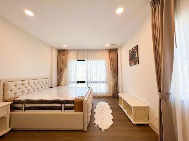 Nantawan Rama 9 - New Krungthepkreetha, Bangkok, Saphan Sung, Bangkok, 4 Bedrooms, 303 sqm, Single Detached House For Rent, by TopLands of Thailand, 500532297 - DDproperty.com