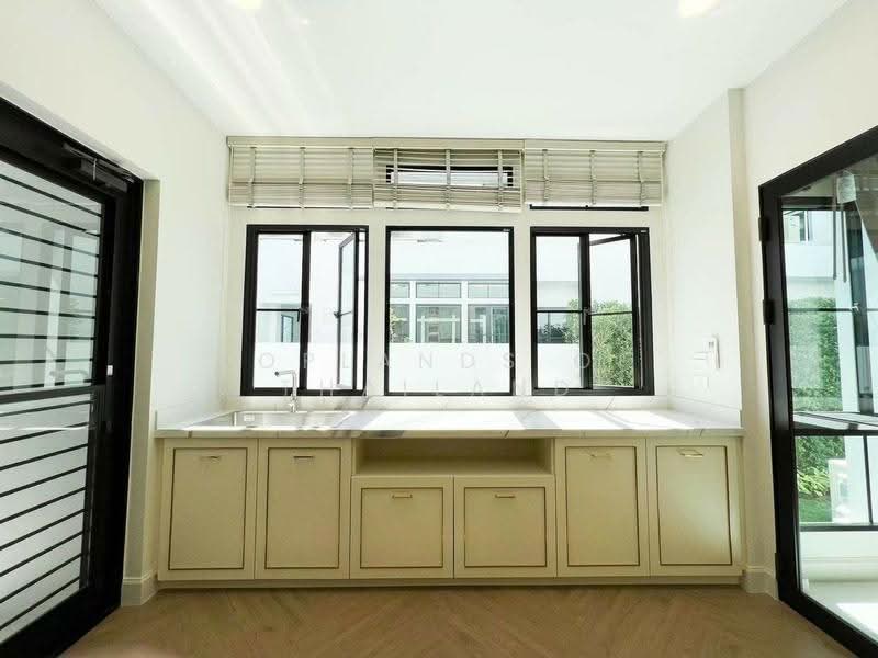 Nantawan Rama 9 - New Krungthepkreetha, Bangkok, Saphan Sung, Bangkok, 4 Bedrooms, 303 sqm, Single Detached House For Rent, by TopLands of Thailand, 500532297 - DDproperty.com