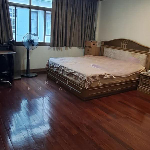 ให้เช่าอาคารพาณิชย์ 2 คูหา สุขุมวิท 39 ใกล้ BTS พร้อมพงษ์, bangkok, Khlong Tan Nua, Watthana, Bangkok, , 940 sqm, Shophouse For Rent, by RATCHA ESTATE (รัชชา เอสเตท), 500532317 - DDproperty.com