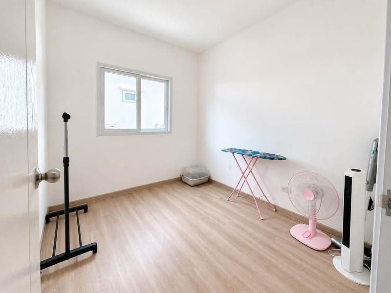 ให้เช่าทาวน์โฮมใหม่ ม.สิวารมณ์ เนเจอร์ พลัส ศรีราชา, Chon Buri (Pattaya), Surasak, Si Racha, Chon Buri (Pattaya), 4 Bedrooms, 70 sqm, Townhouse For Rent, by Dusit Saengfa, 500532347 - DDproperty.com