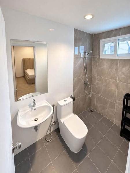 ให้เช่าทาวน์โฮมใหม่ ม.สิวารมณ์ เนเจอร์ พลัส ศรีราชา, Chon Buri (Pattaya), Surasak, Si Racha, Chon Buri (Pattaya), 4 Bedrooms, 70 sqm, Townhouse For Rent, by Dusit Saengfa, 500532347 - DDproperty.com