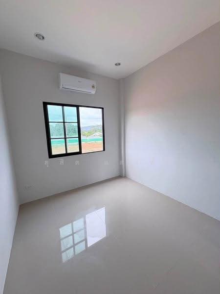 ให้เช่าทาวน์โฮมใหม่ ม.เดอะมิลตัน นิคมพัฒนาซอย5 ระยอง, Rayong, Nikhom Pattana, Rayong, 3 Bedrooms, 85 sqm, Townhouse For Rent, by Dusit Saengfa, 500532381 - DDproperty.com