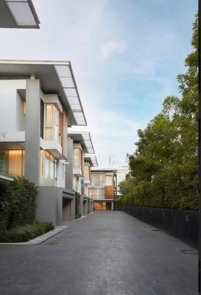 3-story detached house, 2 bedrooms plus, at Hem 52 At Rama 9, near MRT Phetchaburi, Bangkok, Bang Kapi, Huai Khwang, Bangkok, 2 Bedrooms, 300 sqm, Single Detached House For Rent, by Charinthip Phungalong, 500532408 - DDproperty.com
