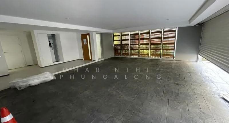 3-story detached house with 3 bedrooms at Hem 52 At Rama 9 near MRT Phetchaburi, Bangkok, Bang Kapi, Huai Khwang, Bangkok, 3 Bedrooms, 390 sqm, Single Detached House For Rent, by Charinthip Phungalong, 500532410 - DDproperty.com