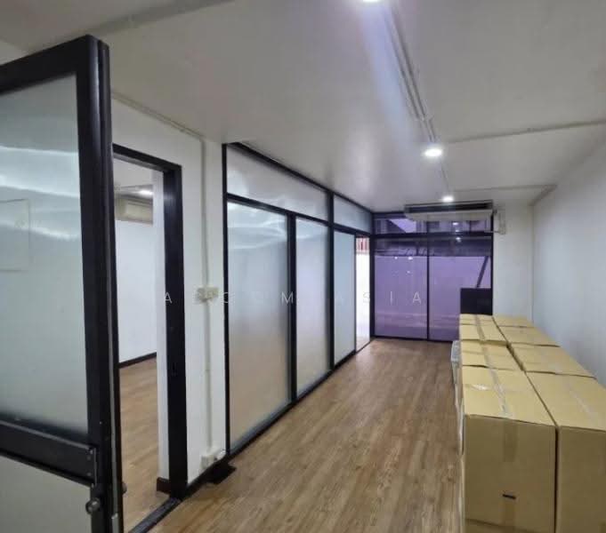 BTS Phrom Phong, Bangkok, Khlong Tan Nua, Watthana, Bangkok, 4 Bedrooms, 250 sqm, Single Detached House For Rent, by Accom Asia, 500532440 - DDproperty.com
