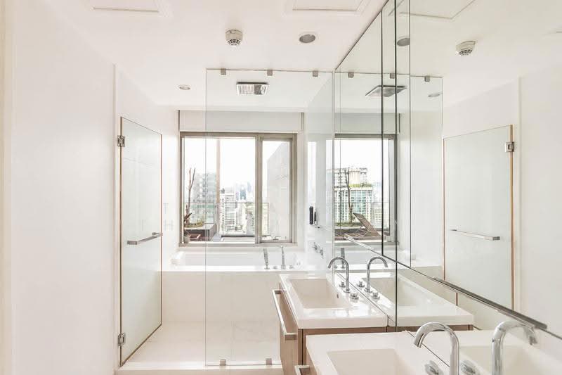 185 Rajadamri, Bangkok, 185 Rajadamri Road, Lumphini, Pathum Wan, Bangkok, 2 Bedrooms, 163 sqm, Condo For Sale, by Thanatcha Thanapaisan, 500532467 - DDproperty.com